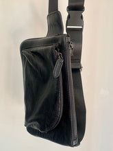 Load image into Gallery viewer, Leather mens bum bag
